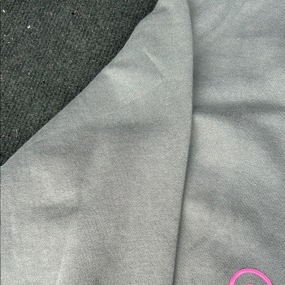 Wildfox Gray and Pink Sweatshirt Casual Comfort - Picture 10 of 11